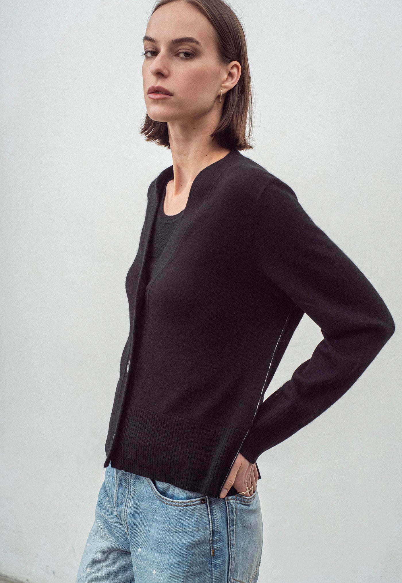 N.09 Cashmere Cardigan - Black