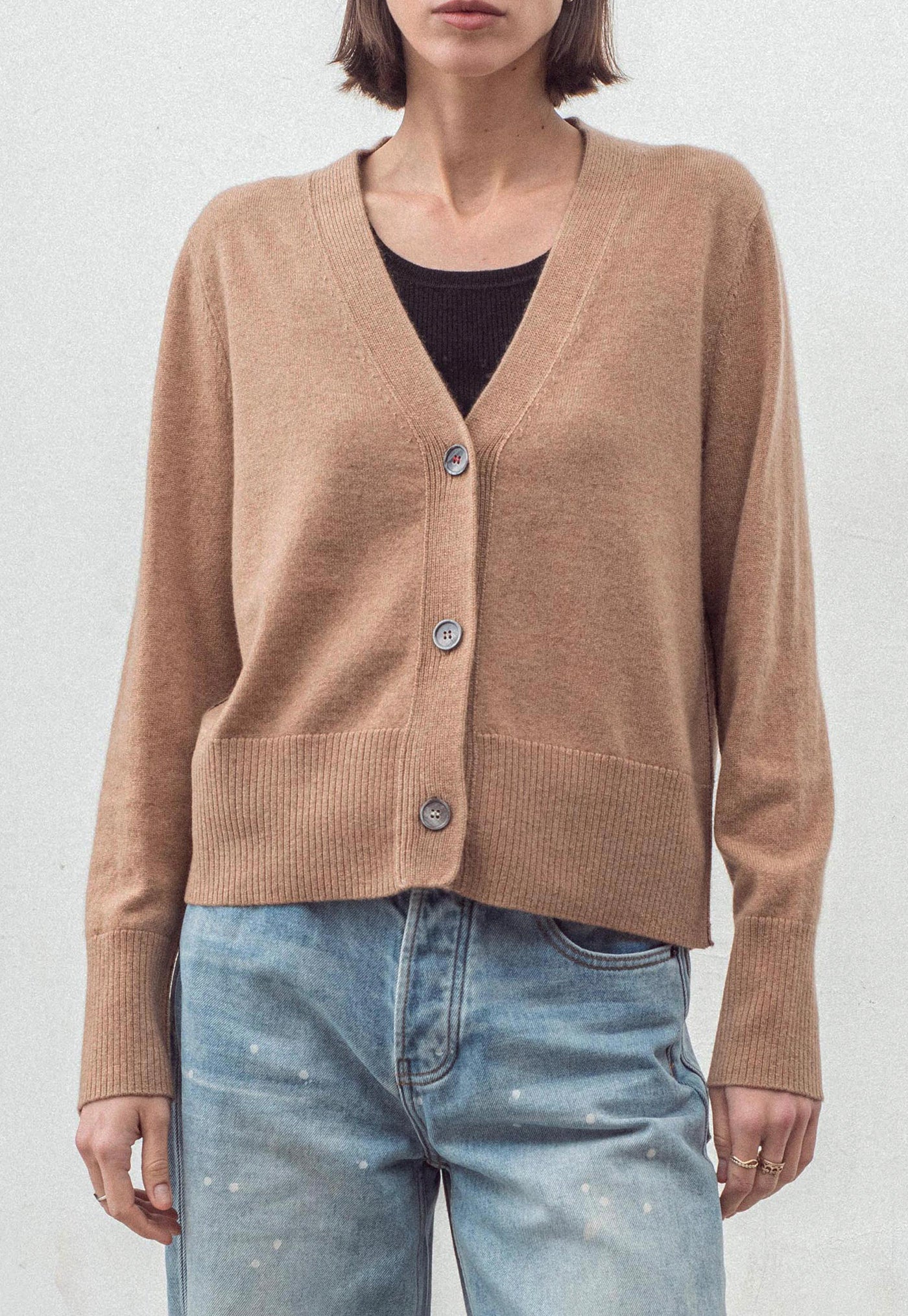 N.09 Cashmere Cardigan - Tan