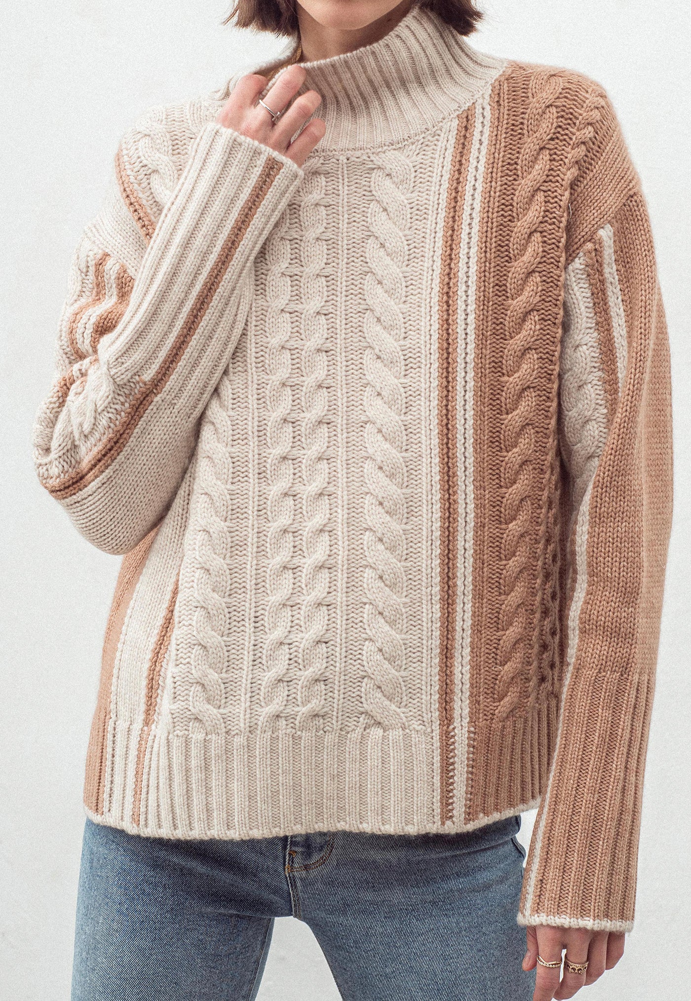 N.324 Cashmere Blend Funnel Neck - Almond