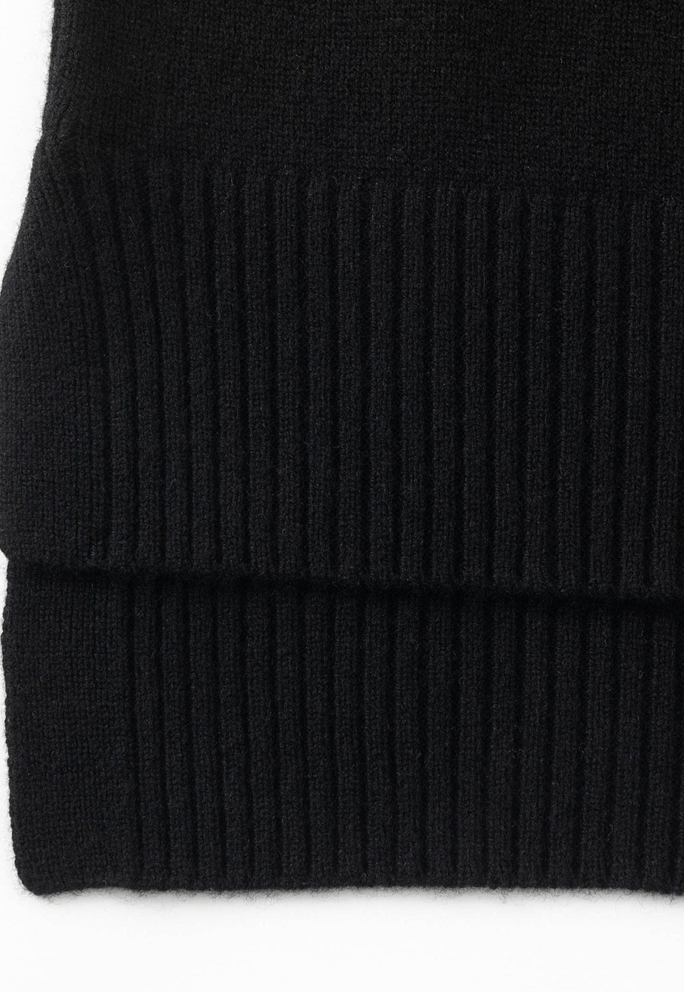 N.93 Cashmere Blend Funnel neck - Black