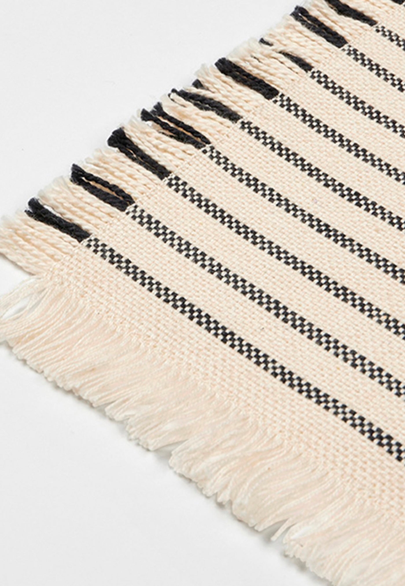 Elouise Tablerunner - Off White/Black